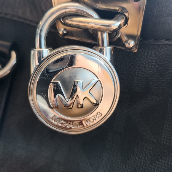 Michael Kors Hamilton bag with Lock and Key - Picture 2 of 7